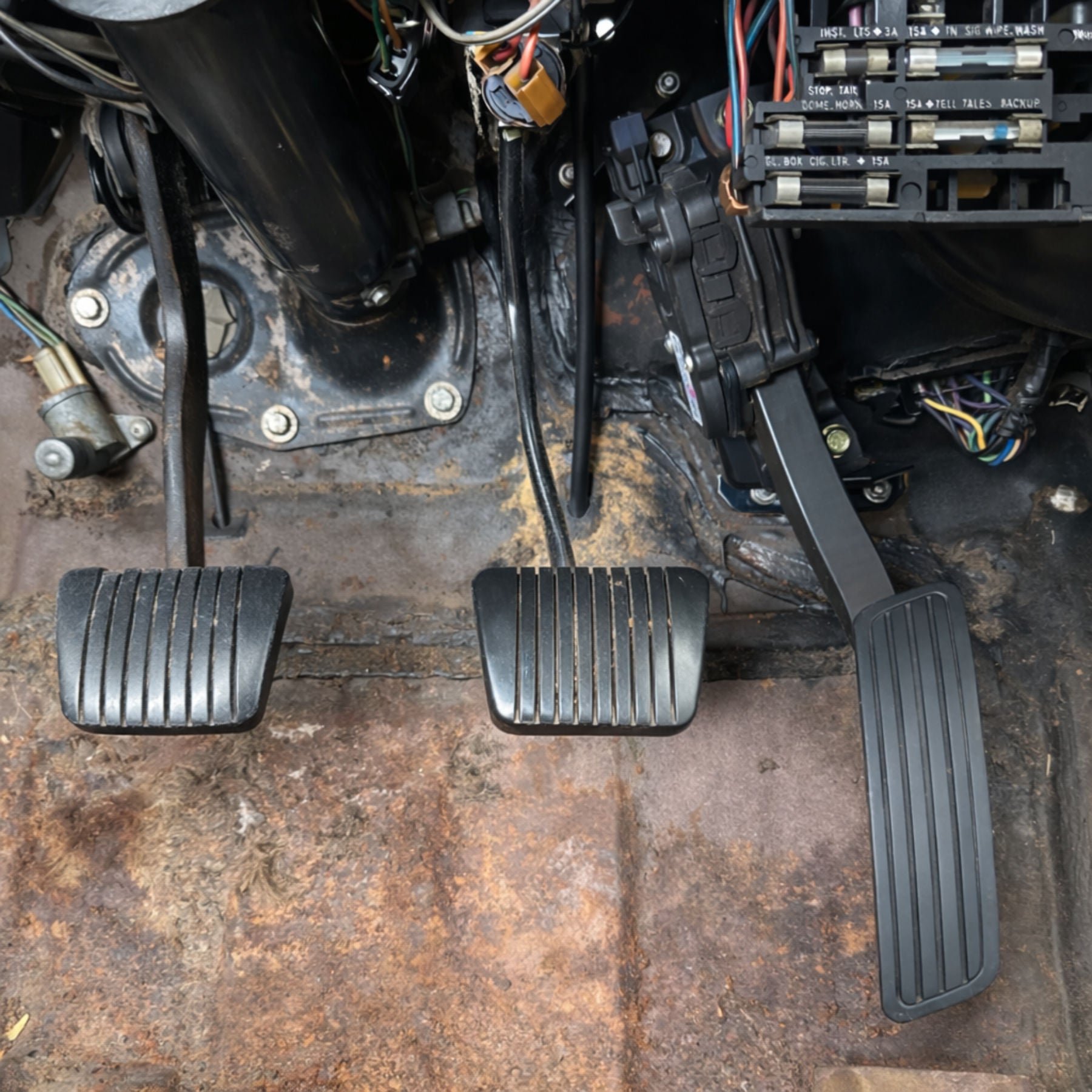 VE Commodore drive by wire accelerator pedal mounted to HK HT HG Holden LS conversion bracket