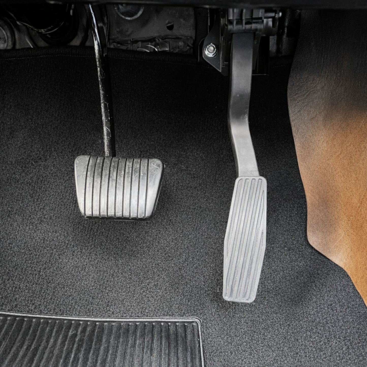 HQ-WB Holden LS swap drive by wire accelerator pedal bracket with VF Commodore electronic throttle pedal