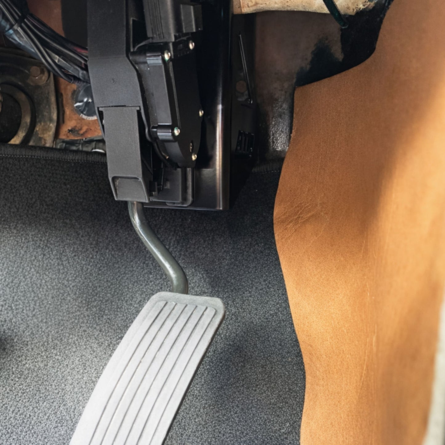 HQ-WB drive by wire accelerator pedal bracket for VZ Commodore electronic throttle pedal